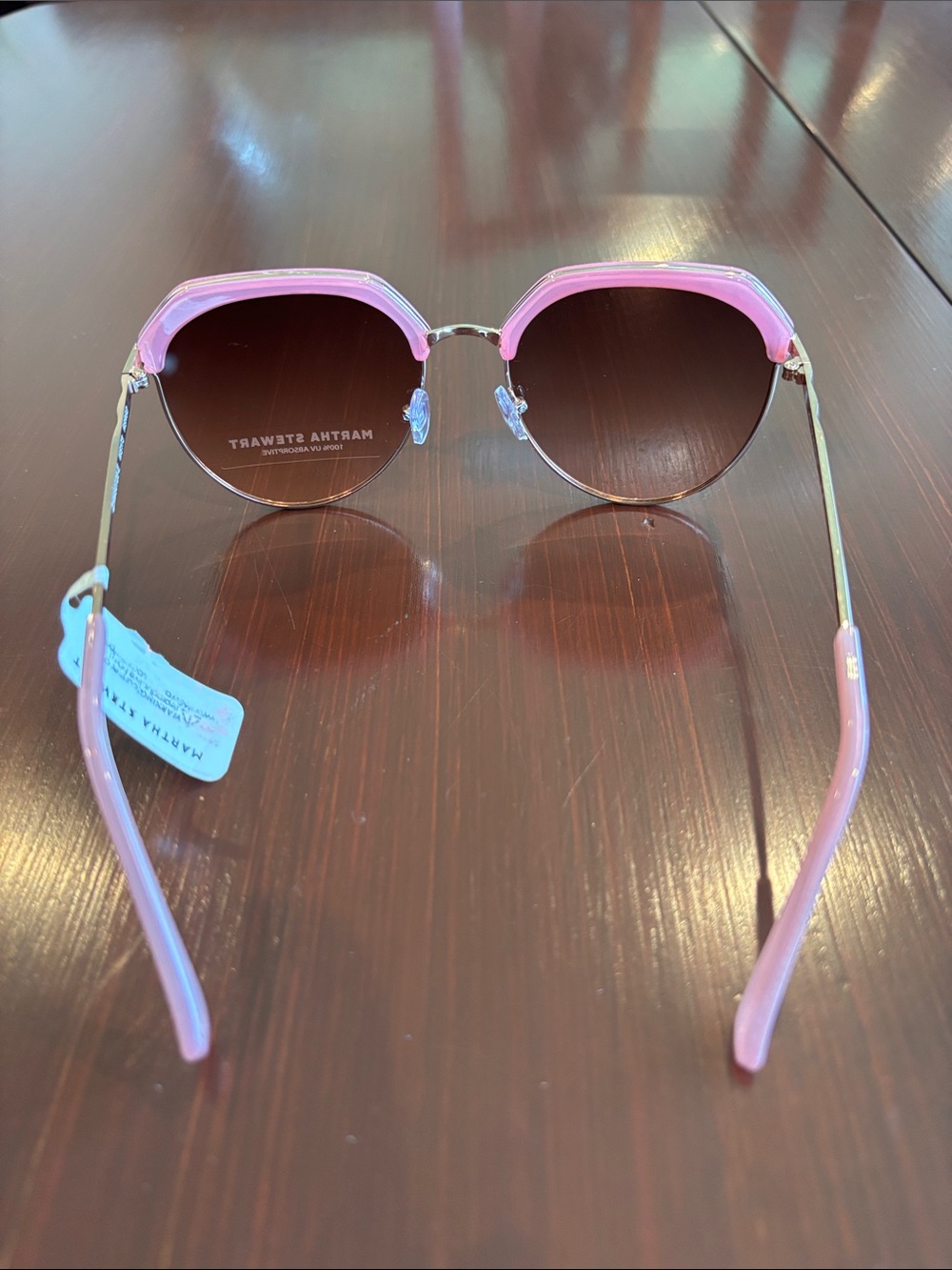 Martha Stewart 100% UV absorptive pink/gold tortoise frame, gradient pink lens - Picture 3 of 10